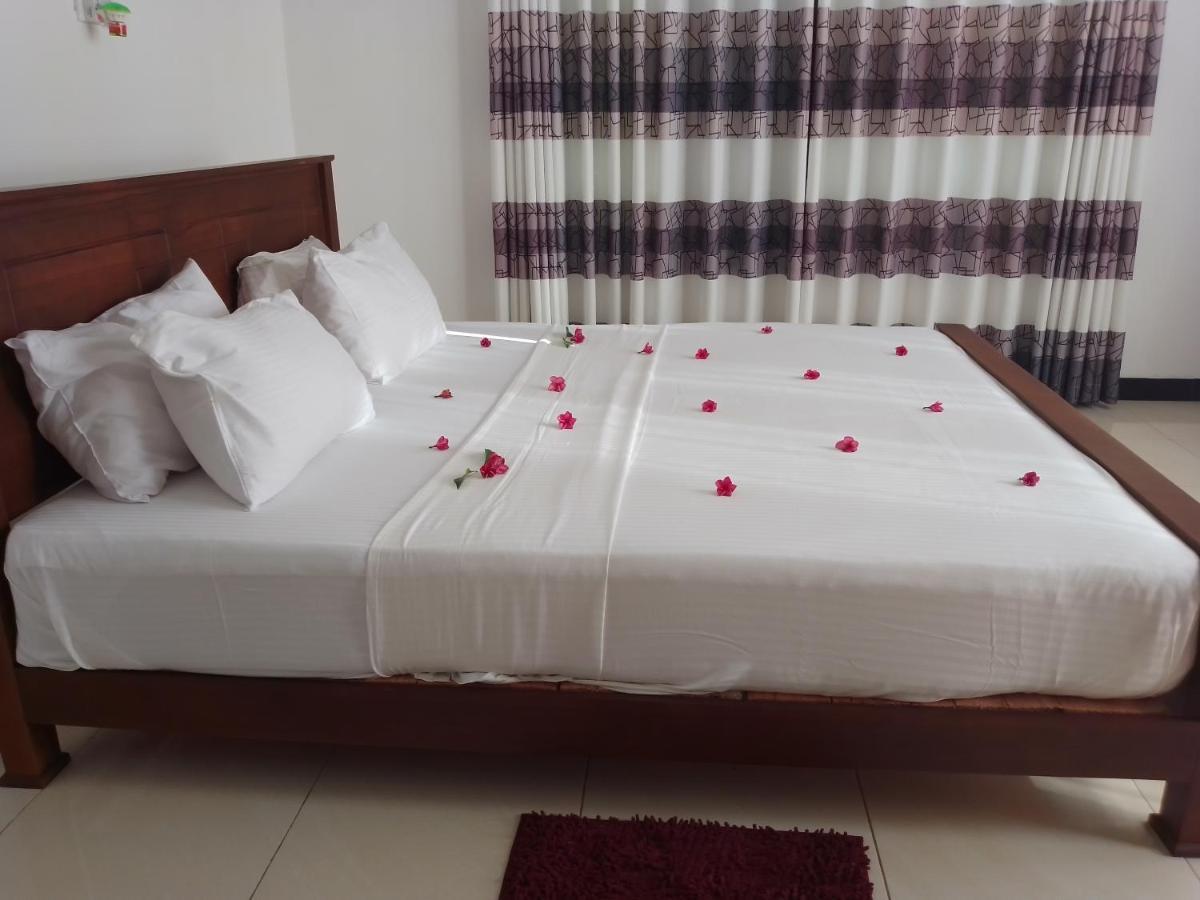 Sea & Greens Apartments Unawatuna Bagian luar foto