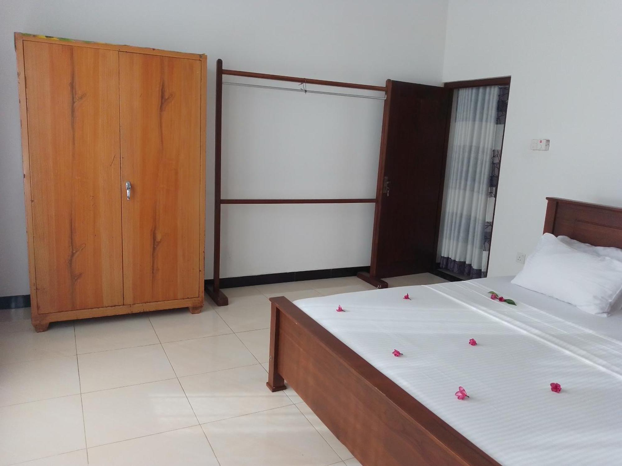 Sea & Greens Apartments Unawatuna Bagian luar foto